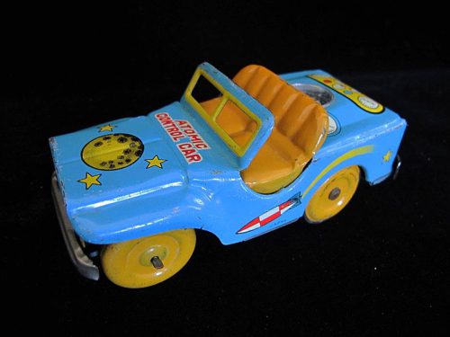 Antique Vintage Atomic Control Car - Daiya – Japan Tin Lithograph Mechanical Friction Powered Space Jeep Toy For Sale