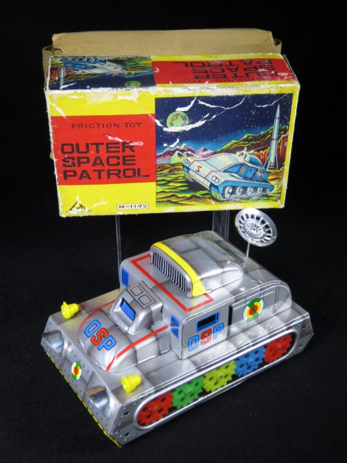 Antique Vintage Outer Space Patrol Tank - Mihashi – Japan Tin Lithograph battery Operated Futuristic Tank Vehicle with Radar Dish in Original Box For Sale